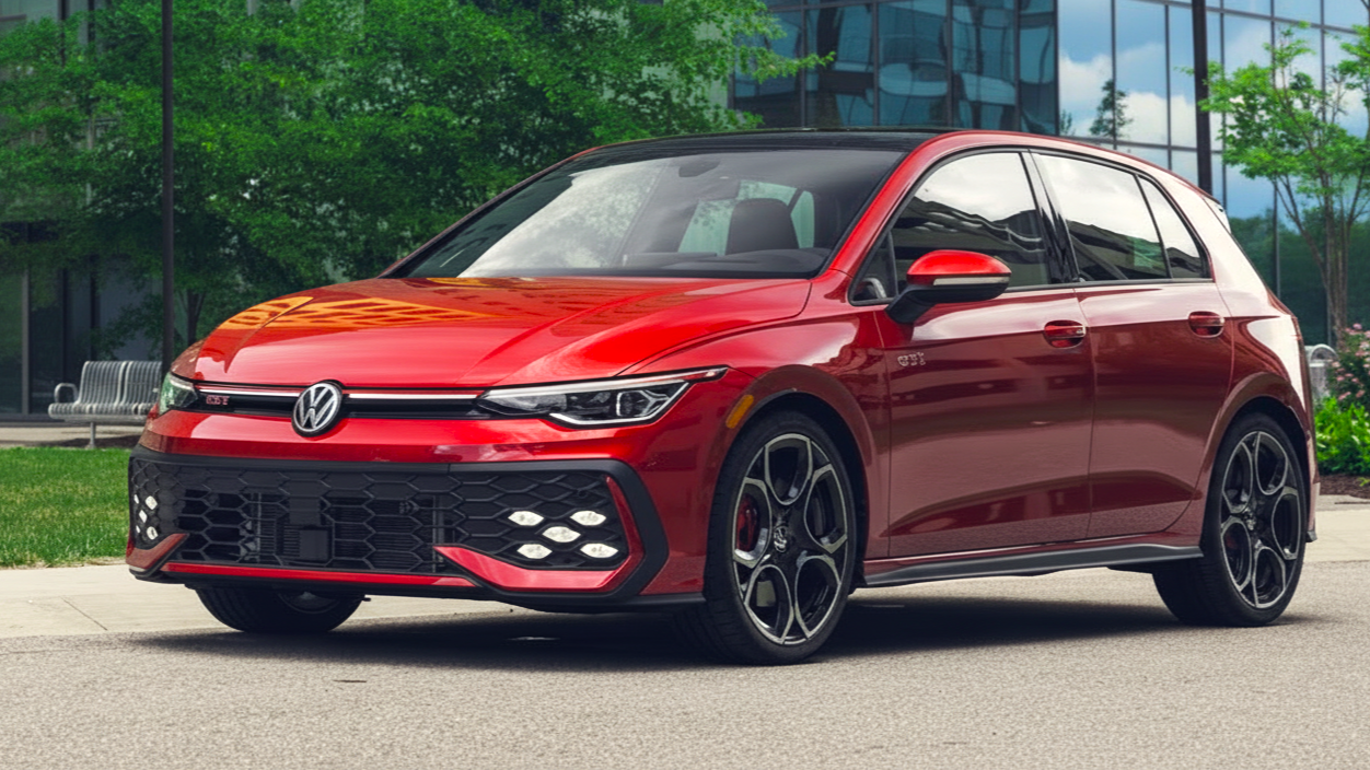 Volkswagen Golf GTI красного цвета