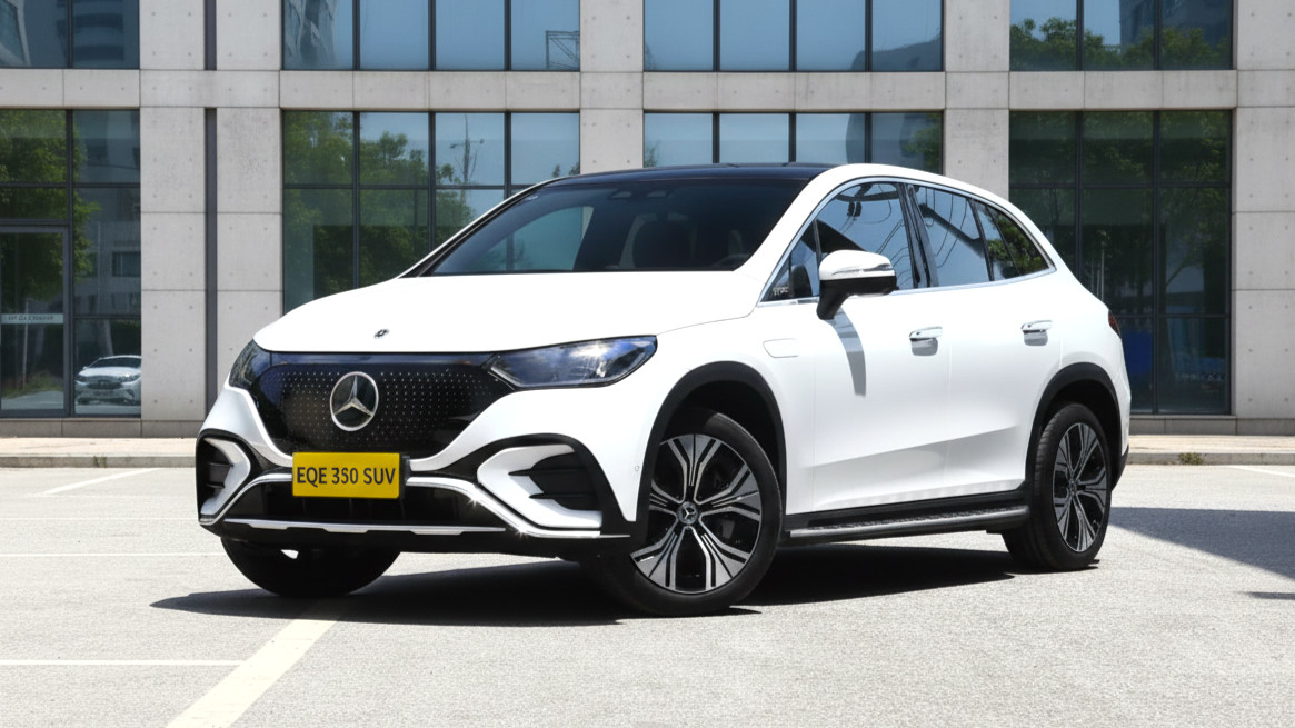 EQE белого цвета