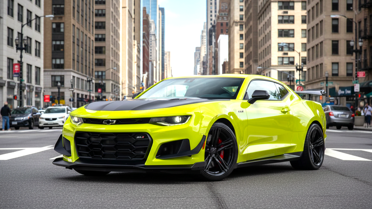 Chevrolet Camaro ZL1 1LE yellow colour