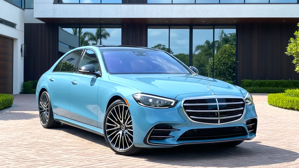 Mercedes-Benz S-Class голубого цвета