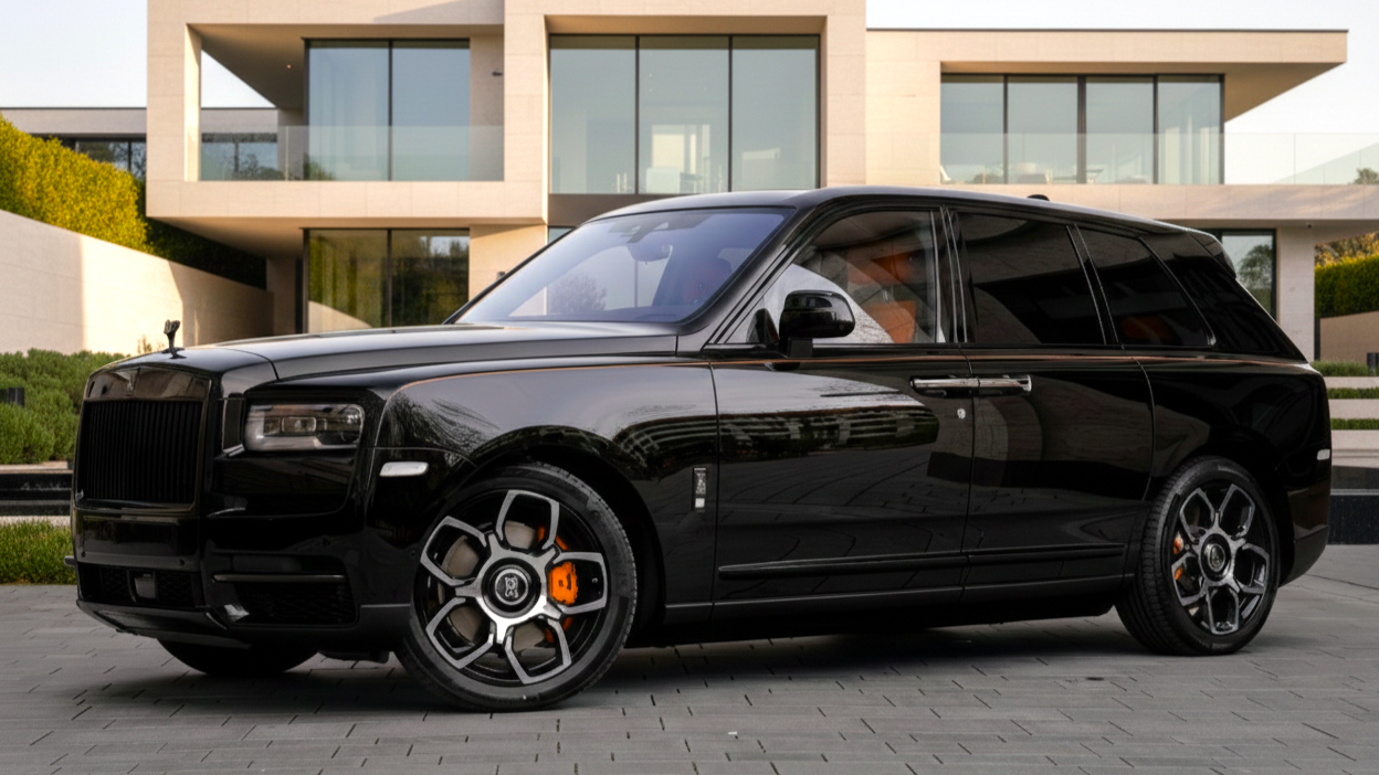 Rolls-Royce Cullinan black colour