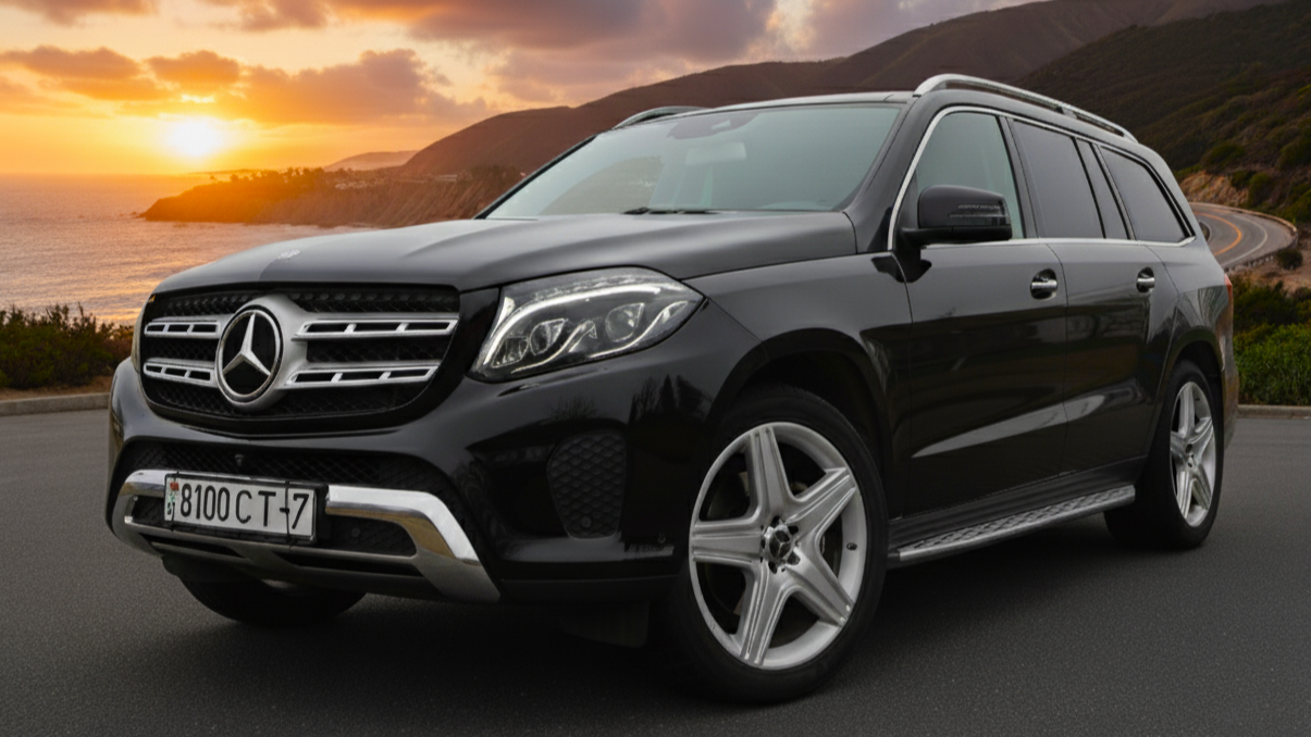 Mersedec-Benz черного цвета